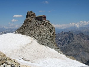 Refuge de l'Aigle (Photo courtesy of Wikimedia Commons)