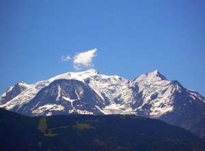 Il monte Bianco è alto 4810,06 metri secondo la misurazione svolta nei giorni scorsi dagli esperti francesi (Photo courtesy of Wikimedia Commons)