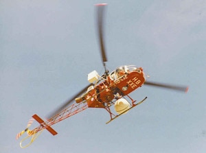 Elicottero dell'Air Zermatt in azione (Photo  M.Huwyler courtesy of Wikimedia Commons)