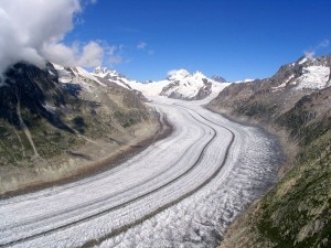 Il Ghiacciaio dell'Aletsch, in Svizzera, è il più grande delle Alpi (Photo Dirk Beyer courtesy of Wikimedia Commons)