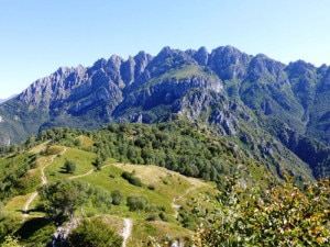 Runvinata sotto la bastionata del Resegone (photo Giacomo Perucchini)