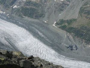 Il Ghiacciaio del Morteratsch, sulla destra il Bovalhuette (Photo courtesy of Wikimedia Commons)