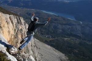 Base jumping dal Monte Brento (Photo courtesy of Wikipedia Commons)