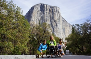 Vanessa François fotografata ai piedi di El Capitain con Marion Poitevin e Liv Sansoz (Photo courtesy of www.vanessafrancois.com)