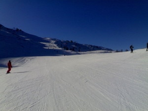 Le piste di Sauze d'Oulx nel comprensorio piemontese Vialattea (Photo courtesy of Wikimedia Commons)