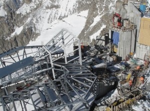 Un'immagine presa questa mattina dalla webcam del cantiere di Punta Helbronner  (Photo courtesy of Funivie Monte Bianco S.p.A./Dimensione Ingenerie/MeteoEye)