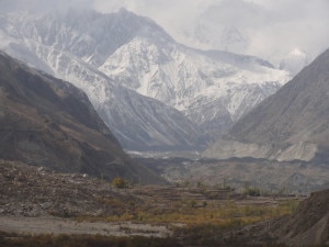 Arandu, il villaggio più alto attorno al parco del K2: 3300 metri, in un piccolo spazio fra due ghiacciai