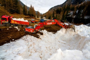 La neve stoccata in val martello (Photo courtesy altoadige.gelocal.it)