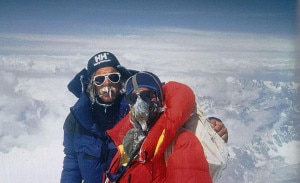 Scott Fisher in cima all'Everest nel 1994 (photo www.mountainmadness.com)