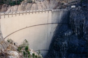 La diga del Vajont (Photo Ettore Dal Farra courtesy of Wikimedia Commons)