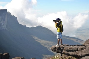 Fotografo immortala un paesaggio montano (Photo courtesy of Wikimedia Commons)