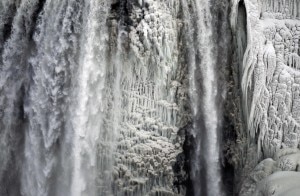 Cascate del Niagara congelate (photo courtesy Reuters)