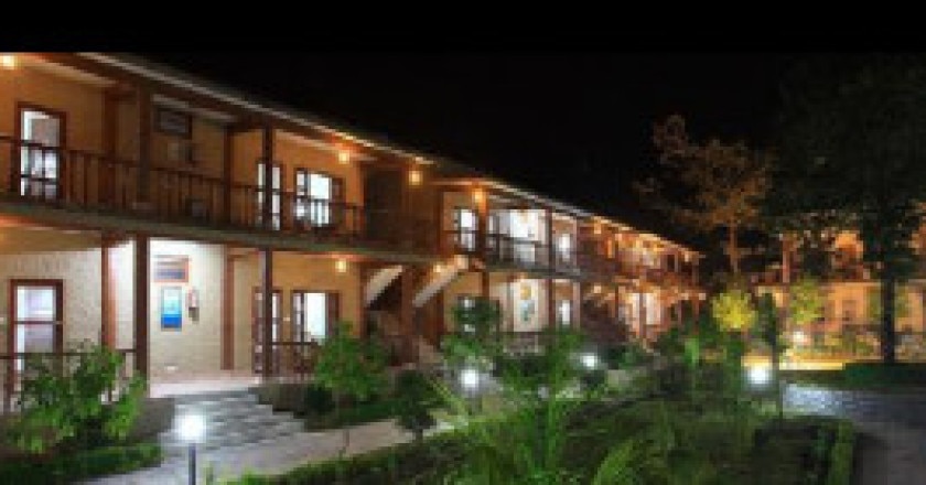 Jagle-safari-lodge-sauraha-300x139.jpg