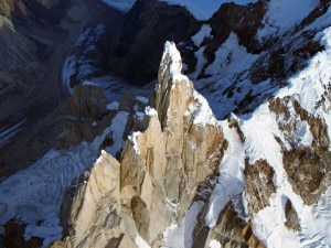 Vista aerea del Cerro Torre (Photo Osvaldo Mella courtesy www.culturademontania.com.ar)