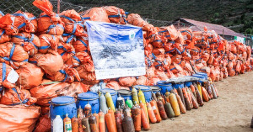 everest-cleaning-campaign-300x199.jpg