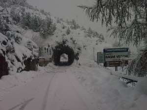 La situazione questa mattina nel comune di Valdidentro,  in Alta Valtellina (Photo courtesy of Corpo Forestale dello Stato/NeveMont)