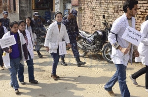 Doctors stage protest taking placard at Teaching hospital. Photo: Setopati,com