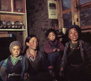 Famiglia di Sherpa (Photo courtesy of Wikimedia Commons)