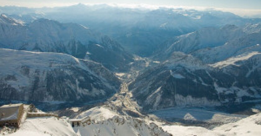 640px-Courmayeur_flickr02-300x168.jpg