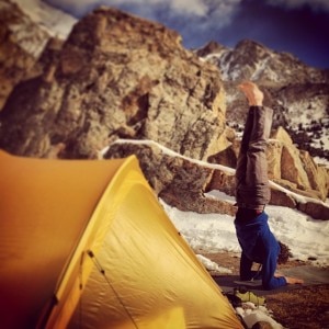 David Göttler fa allenamento al Campo base (Photo @thenorthface - pagina facebook David Göttler)