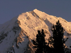 Ganalo Peak (Photo Ronhjones - Wikipedia commons)