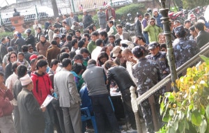 Voters gather at the premise of Nepal Pragya Bhavan in Kathmandu, January 21, 2014. Photo: NMF