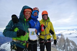 Schiera, Della Bordella e Schupbach in cima al Fitz Roy (Photo pagina Facebook Della Bordella)