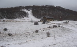 La situazione odierna a Forca Canapine, 1500 metri di quota sui Monti Sibillini (Photo courtesy of Meteoappennino.it/Ramsat.it)