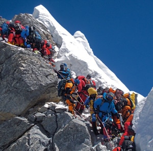 . Traffic chokes the Hillary Step on May 19, 2012. Photo credit to ngm.nationalgeographic.com 