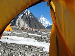 Uno sguardo al K2 dalla tenda