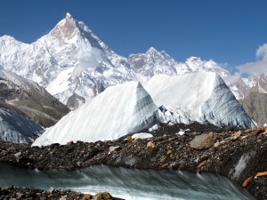 Le Vele e dietro il Masherbrum