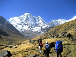 Foreign tourists heading towards Annapurna Base Camp. Image: www.leisureholidaytours.com/file