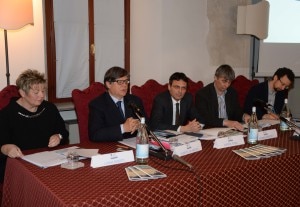 La conferenza stampa per la presentazione del programma del Trento Film Festival 2014: da sinistra a destra Luana Bisesti, Direttrice del Trento Film Festival, Roberto De Martin, Presidente del Trento Film Festival, Andrea Robol, Assessore con delega per le materie della Cultura, turismo e giovani della provincia di Trento, Sandro Repetto, consigliere comunale della città di Bolzano, e Sergio Fant, Responsabile del programma cinematografico del Trento Film Festival. (Photo courtesy of Ufficio Stampa Omnia Relations)