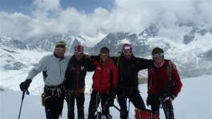 Gli italiani al campo 1 del Kangchenjunga (Foto Marco Confortola)