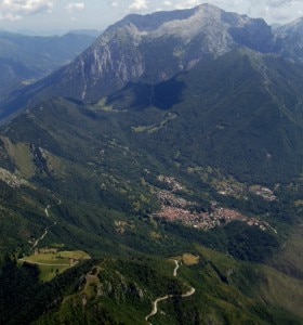 Il gruppo delle Grigne (Photo  Carlo Maria Pensa courtesy of Archivio Pietro Pensa/Wikimedia Commons)