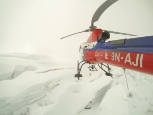 Elicottero Fishrtail Air in volo (Photo Maurizio Folini)