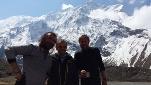 Folini al centro con i due alpinisti rumeni recuperati all'Annapurna(Photo Maurizio Folini)