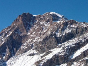 Photo of Alpi di Lanzo, valanga sull’Uia di Ciamarella: un morto
