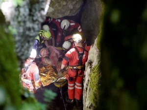 Il recupero dello speleologo bloccato in una grotta del Monte San Giorgio, nel Canton Ticino (Photo courtesy of Rescue Media)