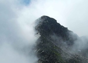 Monte Bo avvolto dalla nebbia (Photo F. Ceragioli courtesy of Wikimedia Commons)