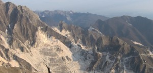 Cave di marmo a Carrara (Photo courtesy of Wikipedia.org)