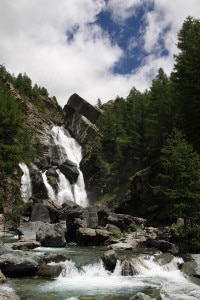 Una delle cascate di Lillaz, nel comune di Cogne (Photo Roberto Ferrari courtesy of Flickr/Wikimedia Commons)