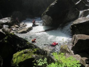 Le ricerche dell'uomo annegato in Val Passiria (Foto VVFF BZ - www.altoadige.gelocal.it)