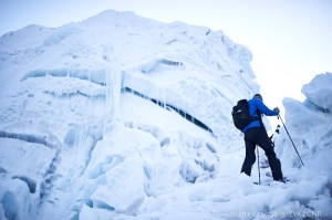 K2 60 anni dopo, alpinisti in salita verso i campi alti