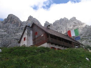 Rifugio Guido Corsi (Photo JakobZ - Wikipedia)