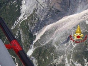 La frana caduta sul Civetta fotografata dall'elicottero dei Vigili del Fuoco (Photo courtesy of Vigili del Fuoco)