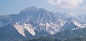 Cave di marmo a Carrara (Photo courtesy of Wikipedia.org)