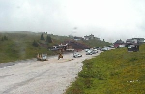 Passo Rolle, al centro il monumento intitolato a Gino Bartali (Photo courtesy of realcam.it/skiinfo.it/visittrentino.it)