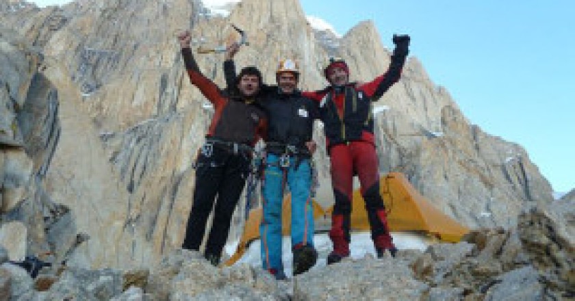 Juan-Vallej-Alberto-Iñurrategi-e-Mikel-Zabalza-al-Paiju-Peak-Photo-Wopeak-facebook-300x225.jpg