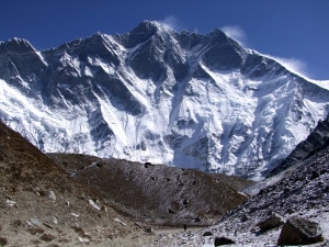 The South Face of Lhotse from Imja Tsho in Nepal. Image: Wikipedi.org